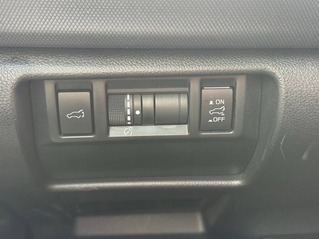 Used 2025 Subaru Forester Limited AWD/4WD image 11
