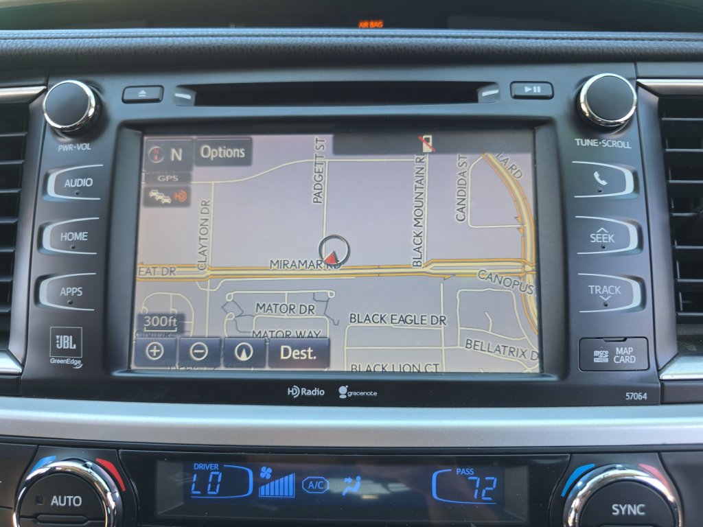 Used 2014 Toyota Highlander Limited Platinum FWD image 27