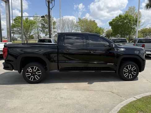 Used 2022 GMC Sierra 1500 AT4 w/ AT4 Premium Package image 2