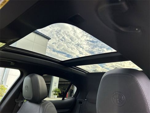 Used 2024 Alfa Romeo Stelvio Veloce image 24