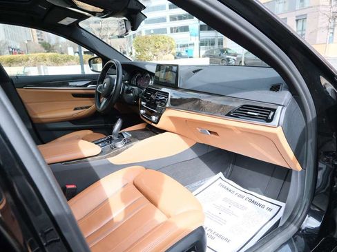 Used 2017 BMW 540i xDrive image 33