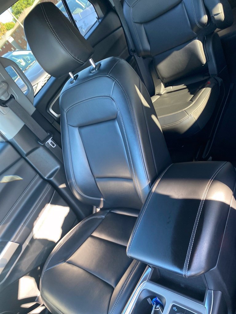 Used 2024 Ford Explorer XLT w/ Equipment Group 202A AWD/4WD image 21