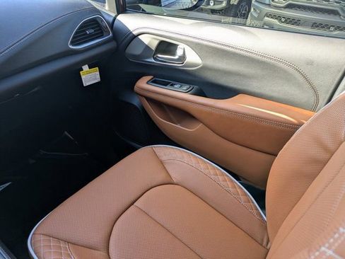 New 2026 Chrysler Pacifica Pinnacle w/ Trailer Tow Group image 16