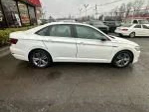 Used 2021 Volkswagen Jetta R-Line FWD image 4