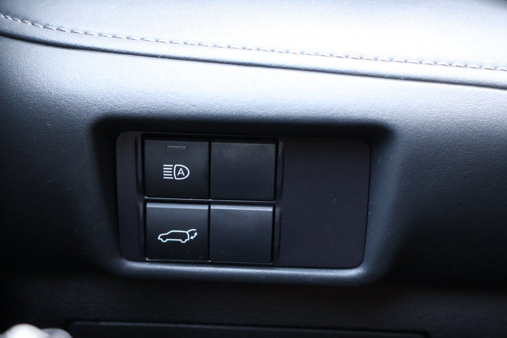 Used 2022 Toyota Highlander XSE FWD image 35