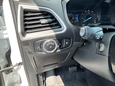 Used 2023 Ford Edge SEL image 41