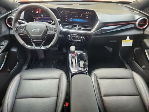 Used 2024 Chevrolet Trax RS FWD image 29
