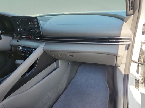 Used 2021 Hyundai Elantra SEL image 19