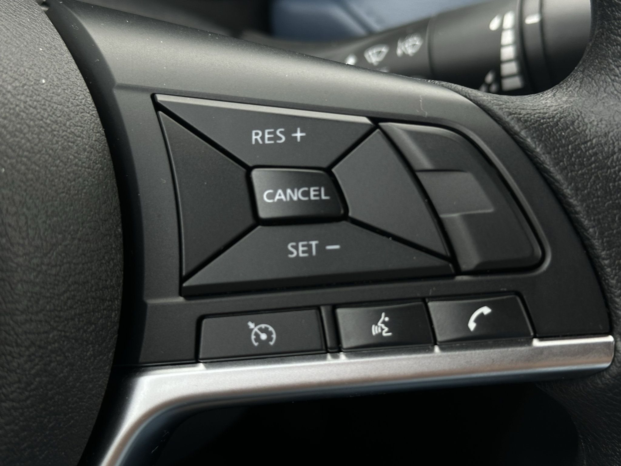Used 2025 Nissan Versa SV w/ Trunk Package FWD image 18