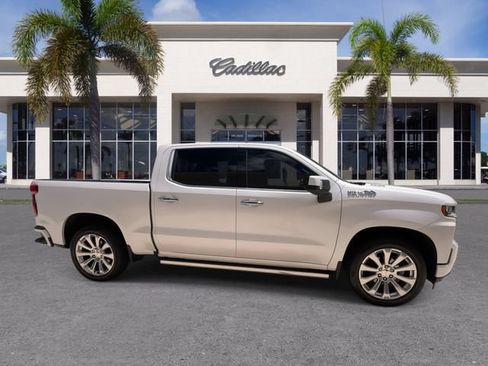 Used 2020 Chevrolet Silverado 1500 High Country w/ Technology Package RWD image 17