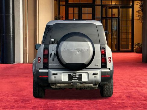 Used 2023 Land Rover Defender 130 SE image 11