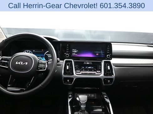 Used 2023 Kia Sorento SX AWD/4WD image 19