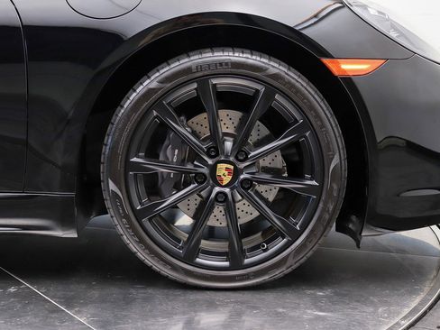Used 2018 Porsche 718 Cayman RWD image 16