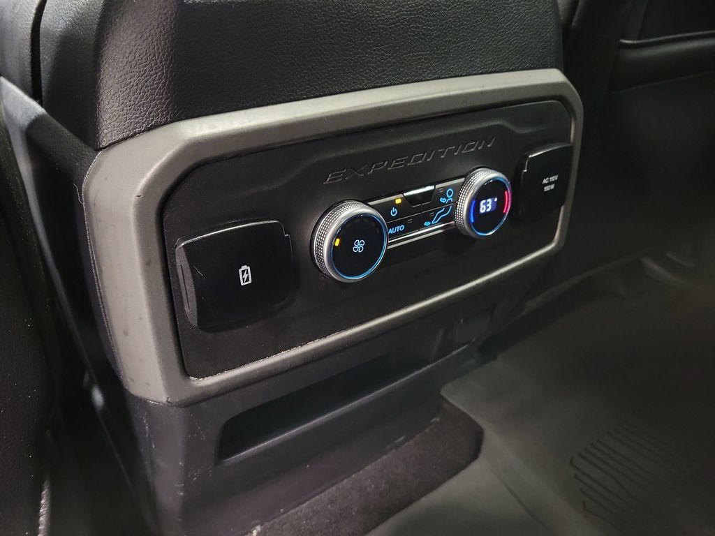 Used 2021 Ford Expedition XLT AWD/4WD image 32