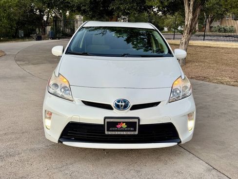 Used 2015 Toyota Prius Two FWD image 4