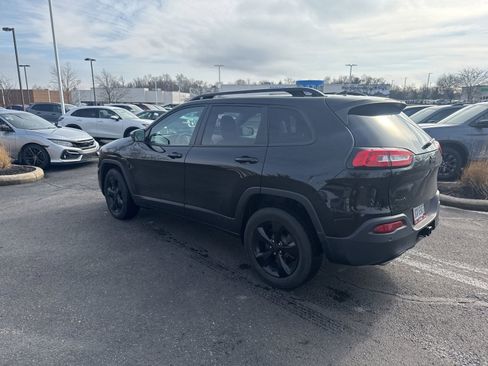 Used 2018 Jeep Cherokee Limited w/ Technology Group image 6