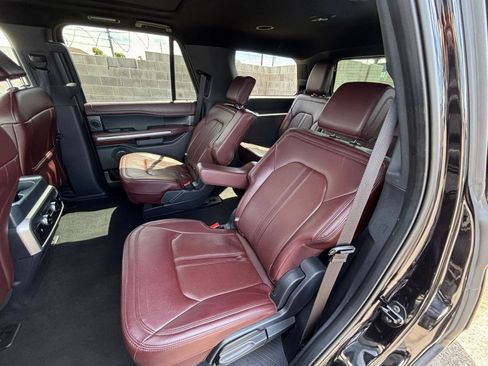 Used 2024 Ford Expedition Limited AWD/4WD image 28