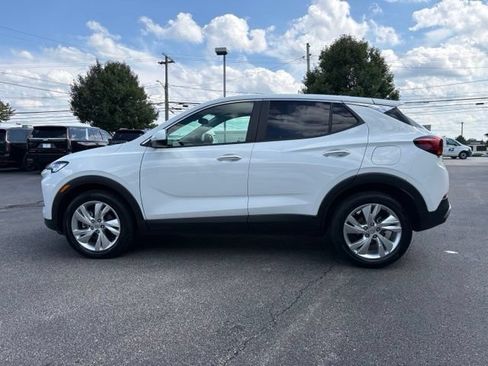 Used 2024 Buick Encore GX Preferred w/ Comfort Package FWD image 2