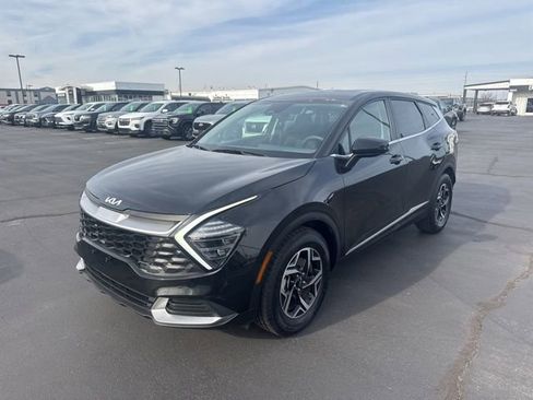 Used 2024 Kia Sportage LX image 8