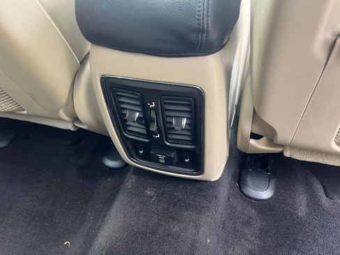 Used 2011 Jeep Grand Cherokee Limited RWD image 14