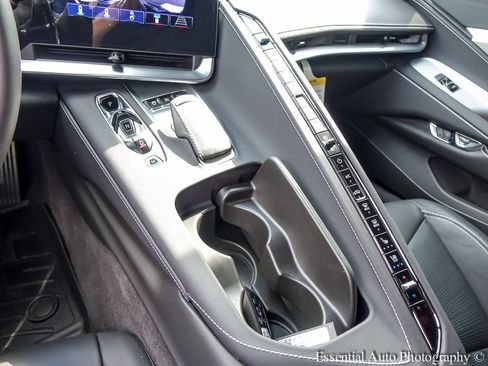 Used 2024 Chevrolet Corvette Stingray Preferred Cpe w/ Battery Protection Package RWD image 19