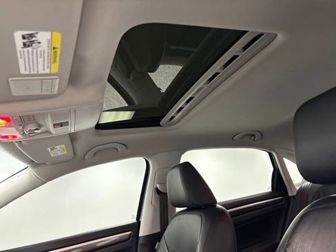 Used 2016 Volkswagen Passat 1.8T SEL Premium image 13