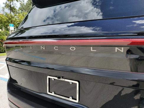 New 2026 Lincoln Navigator Premiere AWD/4WD image 5