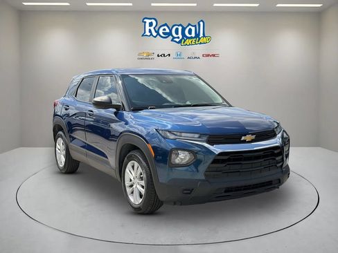 Used 2021 Chevrolet TrailBlazer LS FWD image 1