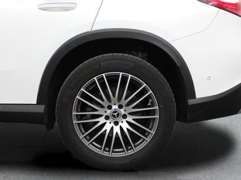 Used 2025 Mercedes-Benz GLC 300 image 8