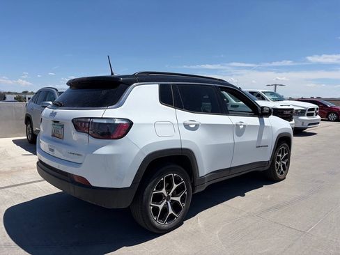 Used 2025 Jeep Compass Limited AWD/4WD image 2