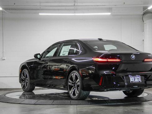 New 2026 BMW 740i image 4