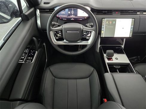 New 2025 Land Rover Range Rover SE image 12