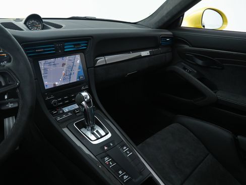 Used 2018 Porsche 911 GT2 RS image 37