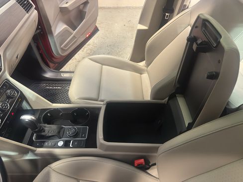 Used 2018 Volkswagen Atlas SEL AWD/4WD image 19