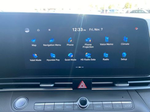 Used 2025 Hyundai Elantra SEL image 21