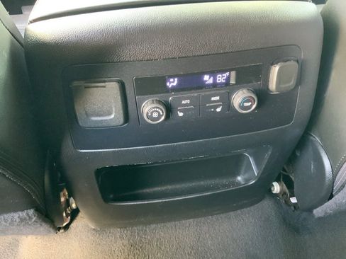 Used 2020 GMC Yukon XL Denali image 19