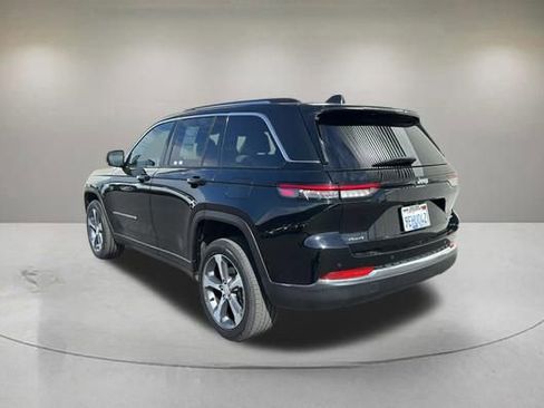 Used 2023 Jeep Grand Cherokee Limited AWD/4WD image 4