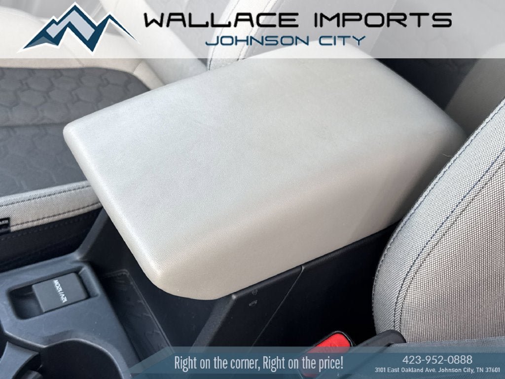 Used 2025 Subaru Forester AWD/4WD image 18