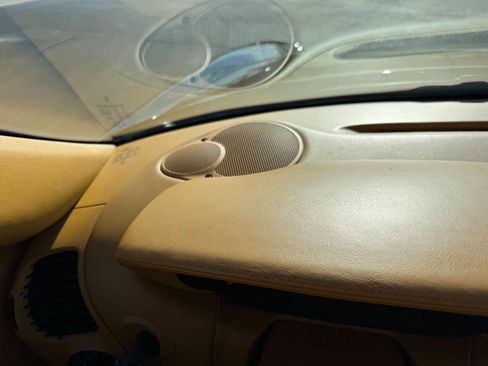 Used 2000 Porsche 911 Carrera 4 image 50