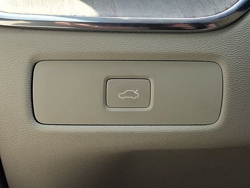 Used 2023 Volvo XC60 B5 Plus w/ Climate Package AWD/4WD image 25