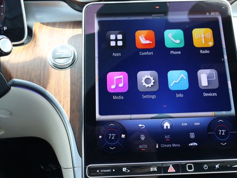 Certified 2025 Mercedes-Benz C 300 Sedan image 38