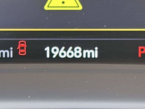 Used 2023 Buick Envision Avenir image 25