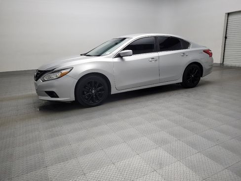 Used 2016 Nissan Altima 2.5 SV image 2
