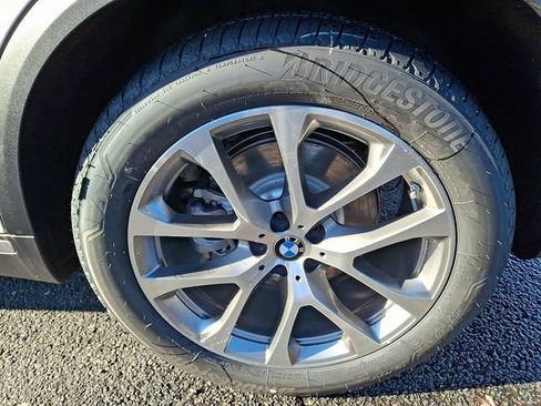 New 2026 BMW X5 xDrive40i w/ Premium Package image 8