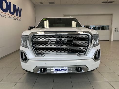 Used 2019 GMC Sierra 1500 Denali w/ Denali Ultimate Package AWD/4WD image 3