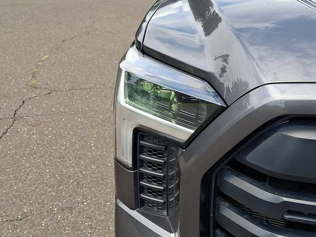 Used 2022 Toyota Tundra SR5 w/ SR5 Convenience Package AWD/4WD image 9