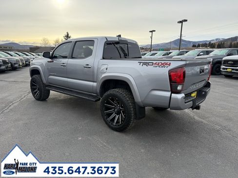 Used 2019 Toyota Tacoma TRD Sport image 4