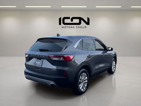 Used 2022 Ford Escape SE image 5