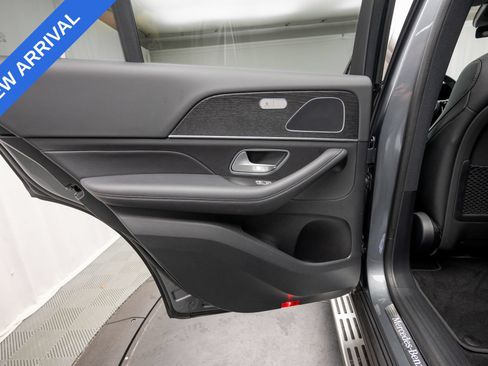 Used 2024 Mercedes-Benz GLE 350 4MATIC w/ AMG Line Exterior image 28