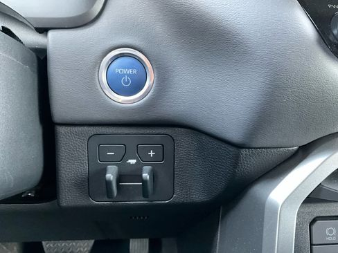 Used 2024 Toyota Sequoia Platinum image 18